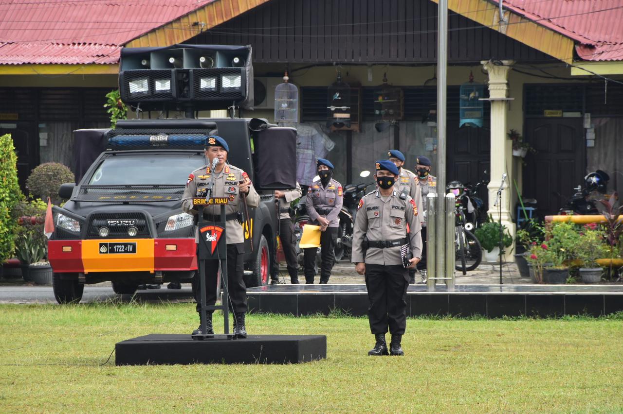 Dansat Brimob Riau Berikan Reward and Punishment Bagi Personel yang Teladan